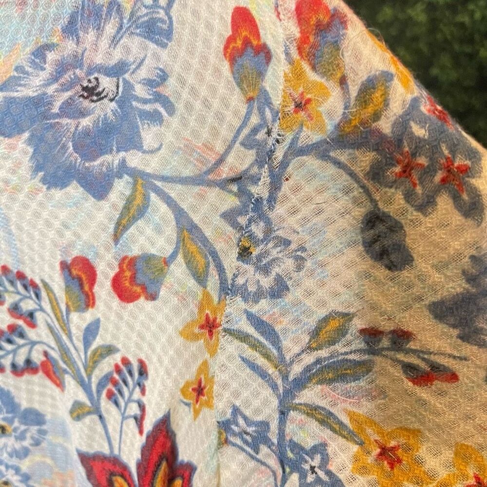 βSOLDβRAJ Lightweight Floral PullOver Swimsuit Cover Up - Picture 8 of 9